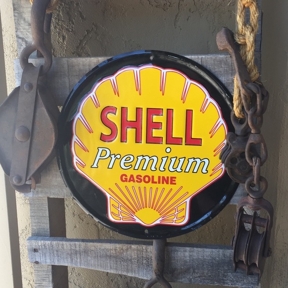 Shell Gasoline Metal sign. Excellent Condition!